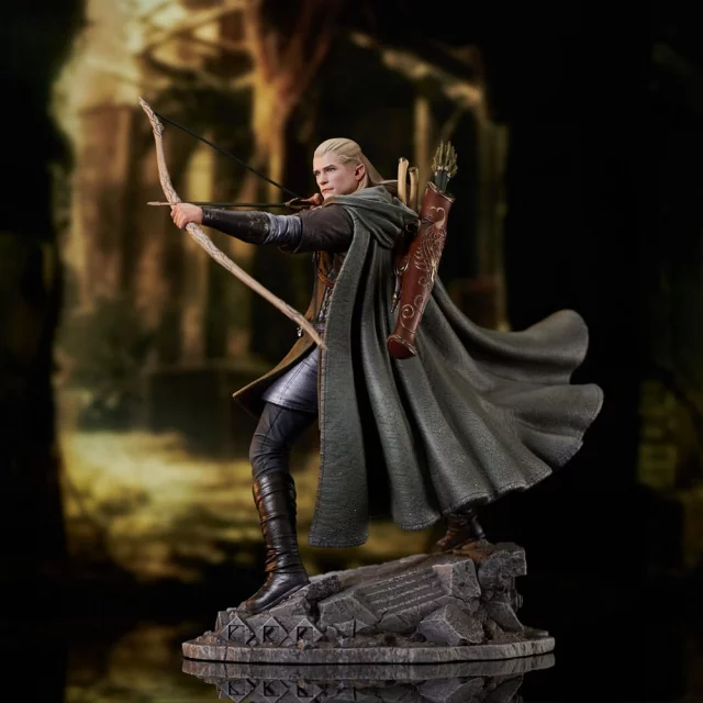 Figurka Lord of the Rings - Legolas gallery Diorama (DiamondSelectToys)