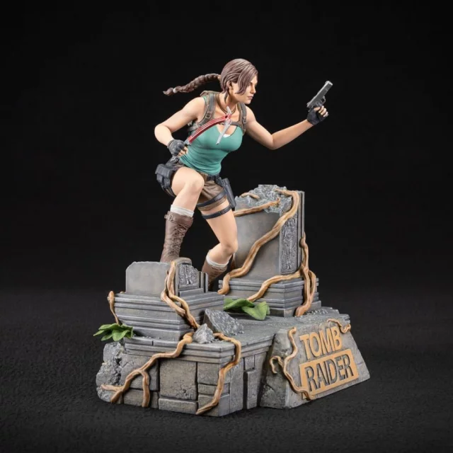 Lara Croft figurka