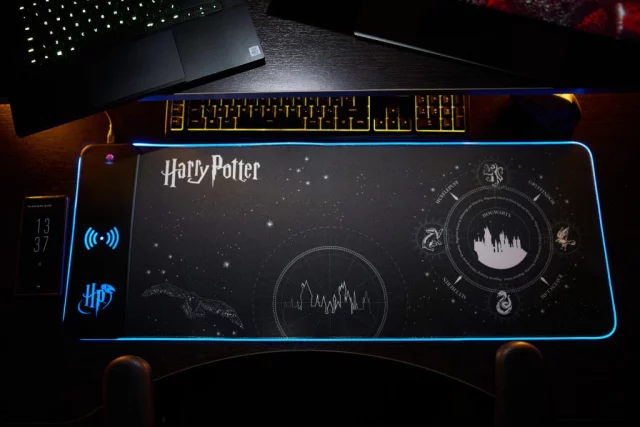 Podložka pod myš Harry Potter - Podložka s bezdrátovou nabíječkou a RGB podsvícením (Numskull)