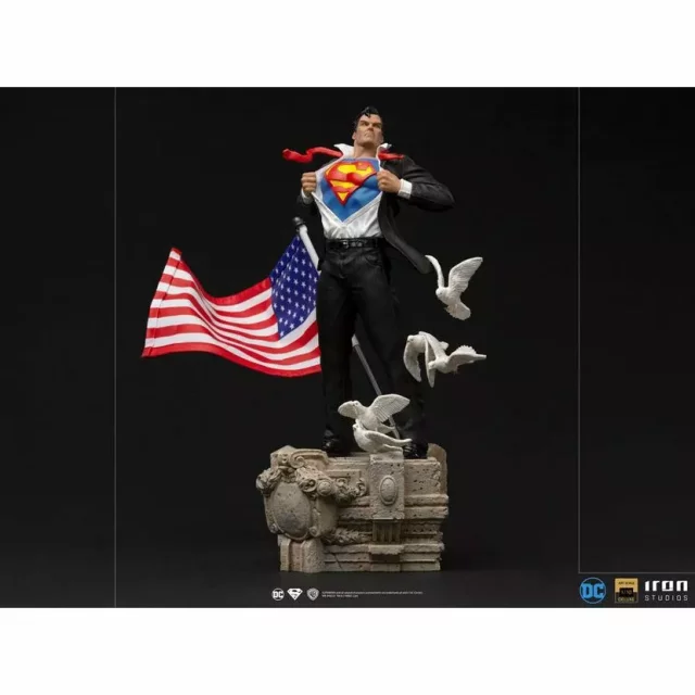 Soška Justice League - Clark Kent Art Scale 1/10 (Iron Studios)
