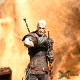 Figurka Zaklínač 3 - Geralt z Rivie Deluxe (2. série) (Dark Horse)