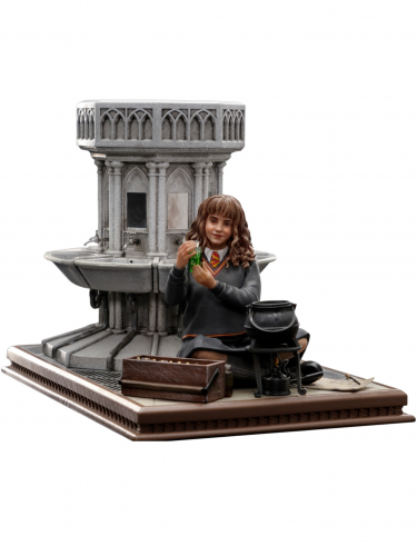 Soška Harry Potter - Hermione Granger Deluxe Art Scale 1/10 (Iron Studios)