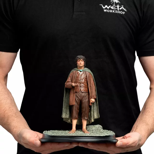 Soška Lord of The Rings - Frodo Baggins Classic Series Statue 1/6 39 cm (Weta Workshop)