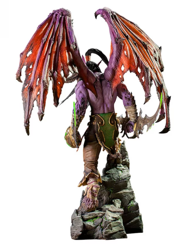 Blizzard World of Warcraft: Illidan Stormrage Toy Figure Statues